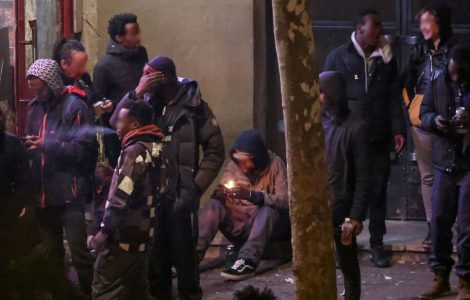 À Paris, Fatou S., mère de famille de 34 ans, approvisionnait-elle en cocaïne les dealers de crack ?