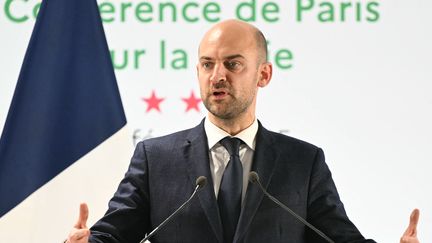 Paris a mis en place des "restrictions d'accès" en France contre des "dignitaires" algériens, annonce le ministre Jean-Noël Barrot