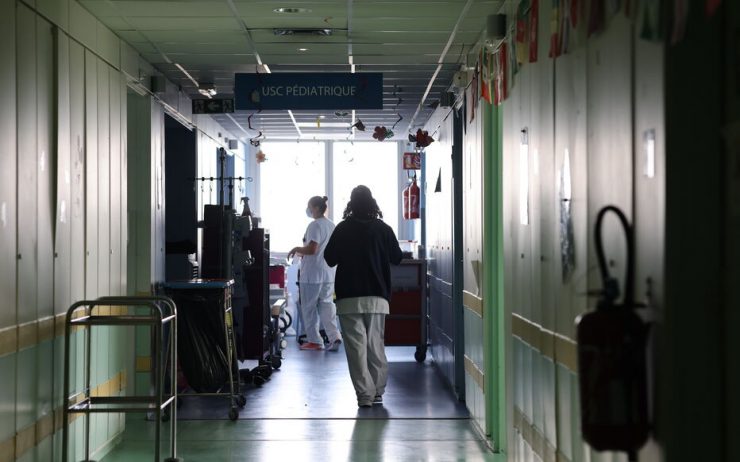 Un homme agresse trois médecins après la mort d’un membre de sa famille à l’hôpital de Châlons-en-Champagne