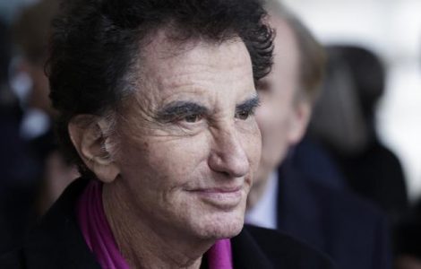 Bousculé lors d’un rassemblement à Paris, Jack Lang transporté à l’hôpital