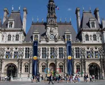 La Ville de Paris suspend ses concessions à deux restaurateurs pour leur proximité supposée avec Pierre-Édouard Stérin