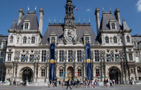 La Ville de Paris suspend ses concessions à deux restaurateurs pour leur proximité supposée avec Pierre-Édouard Stérin