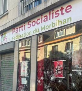 À Lorient, un local du Parti socialiste dégradé en marge d’une manifestation contre l’extrême droite