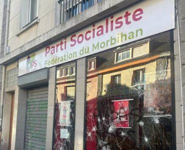 À Lorient, un local du Parti socialiste dégradé en marge d’une manifestation contre l’extrême droite